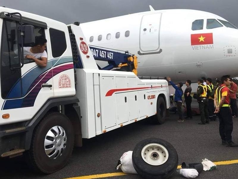 Hien truong may bay VietJet gap su co khien 6 hanh khach bi thuong hinh anh