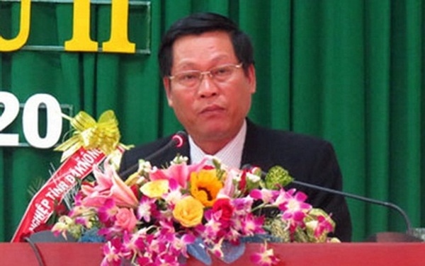 Xem xet ky luat Chu tich va Pho chu tich tinh Dak Nong hinh anh