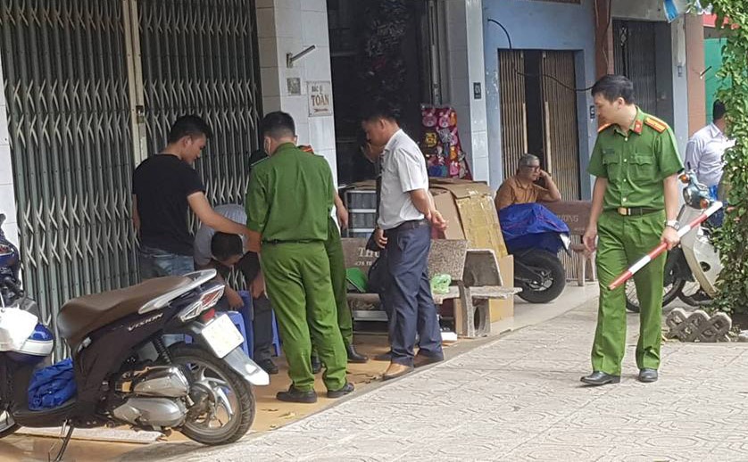 Bị đâm chết khi cổ vũ bóng đá ảnh 1 Bi dam chet khi co vu bong da anh 1