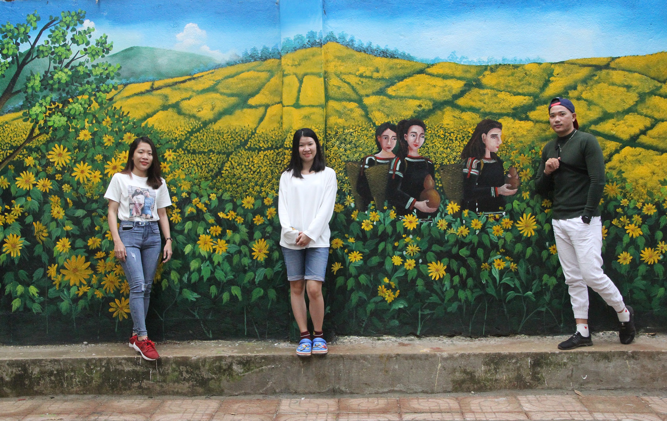 Gioi tre Dak Lak thich thu voi pho bich hoa dau tien hinh anh