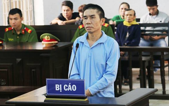 Nguoi dan ong dam chet vo tai toa linh 20 nam tu hinh anh