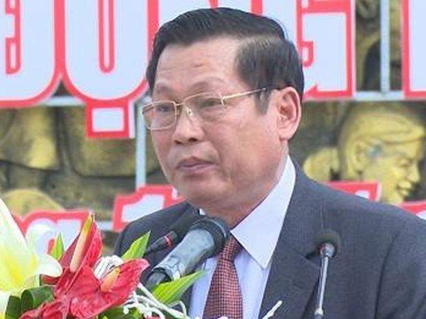 Khien trach Chu tich UBND tinh Dak Nong vi de mat rung hinh anh