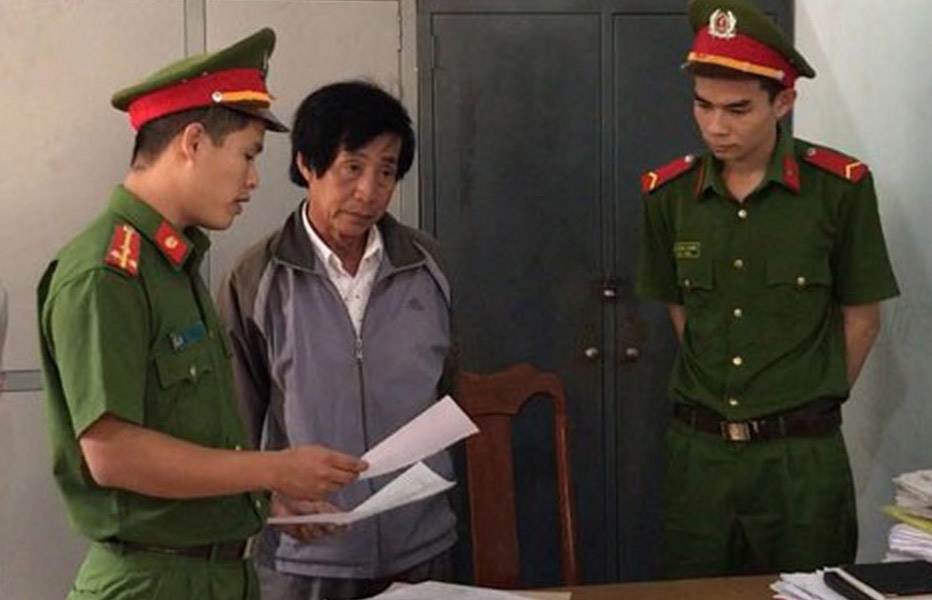 Hiệu trưởng nhận tiền chạy việc ảnh 1 Hieu truong nhan tien chay viec anh 1