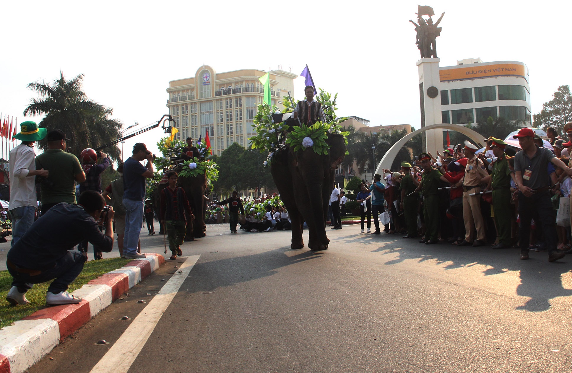 Lễ hội đường phố Buôn Ma Thuột ảnh 6 Le hoi duong pho Buon Ma Thuot anh 6