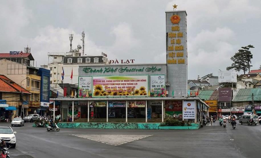 Pha bo rap Hoa Binh, Dinh tinh truong de xay khu trung tam Da Lat hinh anh