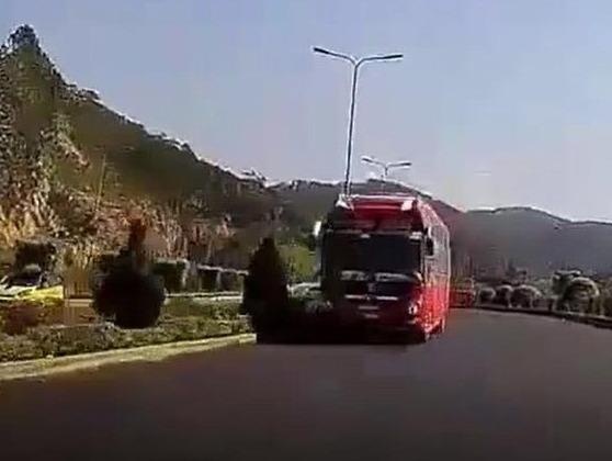 Phat 7,5 trieu tai xe xe giuong nam chay nguoc chieu cao toc hinh anh