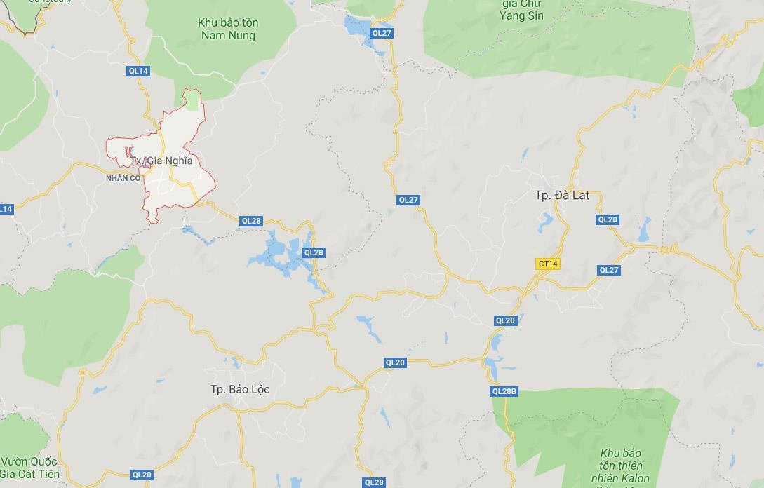 Nữ trưởng phòng xúc phạm dân ảnh 2 Nu truong phong xuc pham dan anh 2