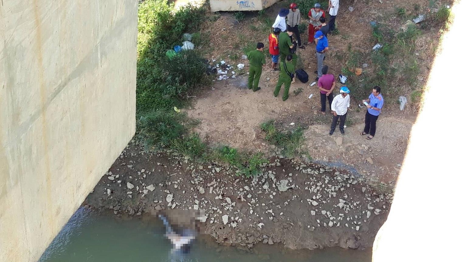 Thanh niên cãi nhau với mẹ ảnh 1 Thanh nien cai nhau voi me anh 1