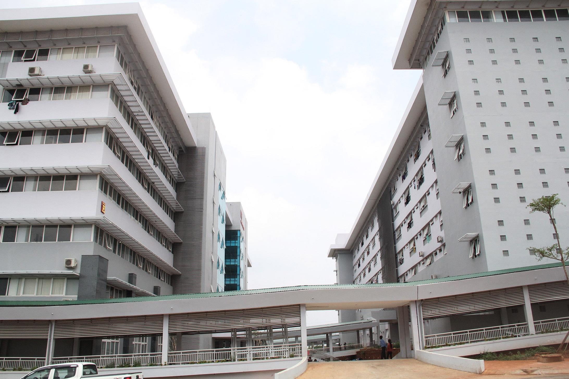 Benh vien nghin ty moi su dung phai xin them 60 ty de sua hinh anh