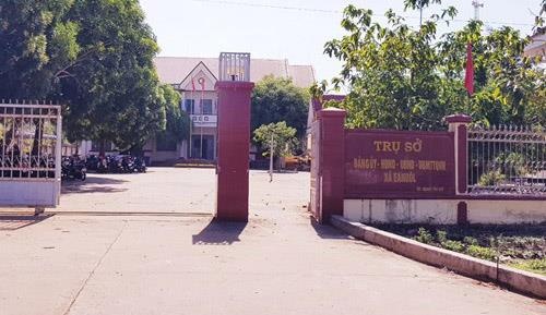 Công an xã nhận hối lộ ảnh 1 Cong an xa nhan hoi lo anh 1