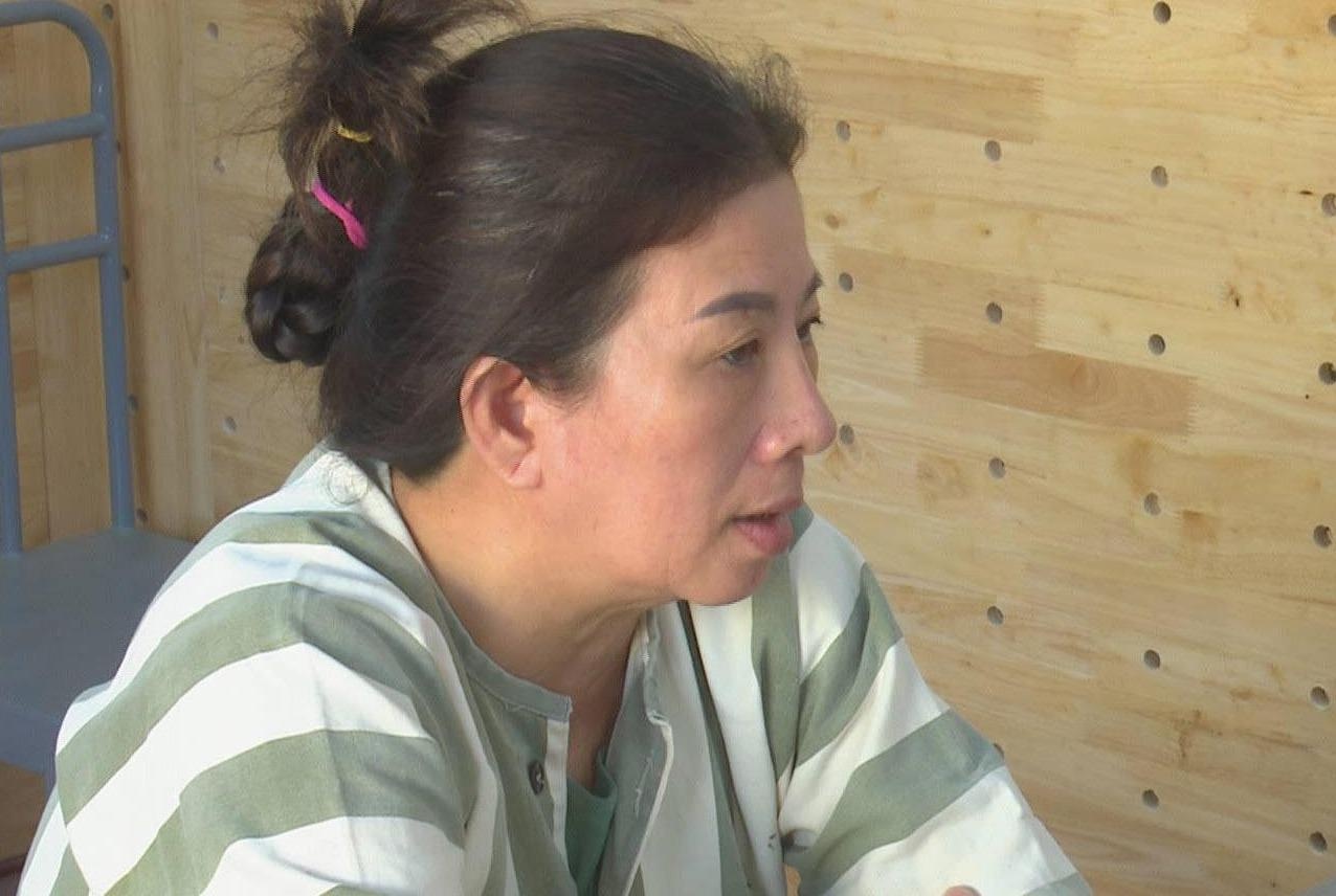 Bat nguoi phu nu lua 'chay truong' voi gia 300 trieu dong hinh anh