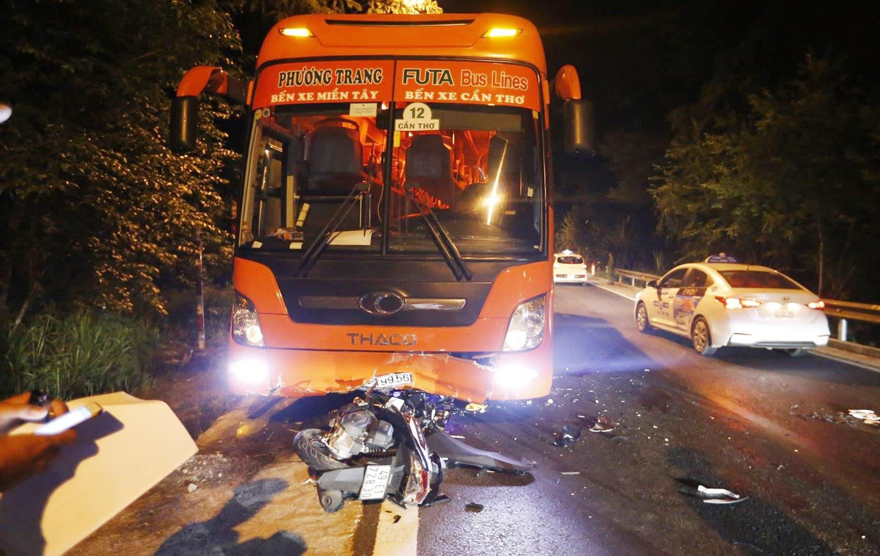 Xe may tong truc dien xe khach len Da Lat, mot nguoi tu vong hinh anh