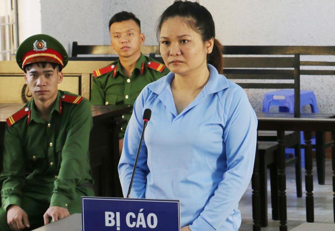 Nguoi phu nu van chuyen ma tuy anh 1