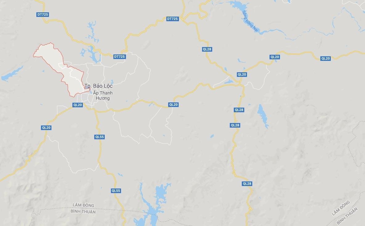 Công nhân bị trụ điện đè ảnh 2 Cong nhan bi tru dien de anh 2