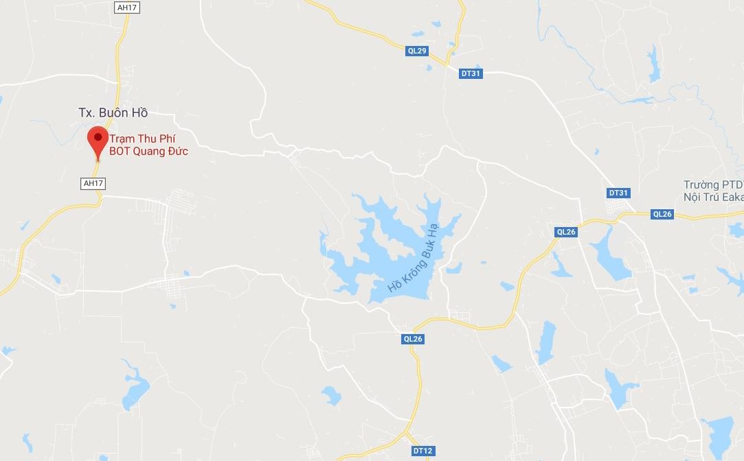 Xe khách tông xe máy ảnh 2 Xe khach tong xe may anh 2