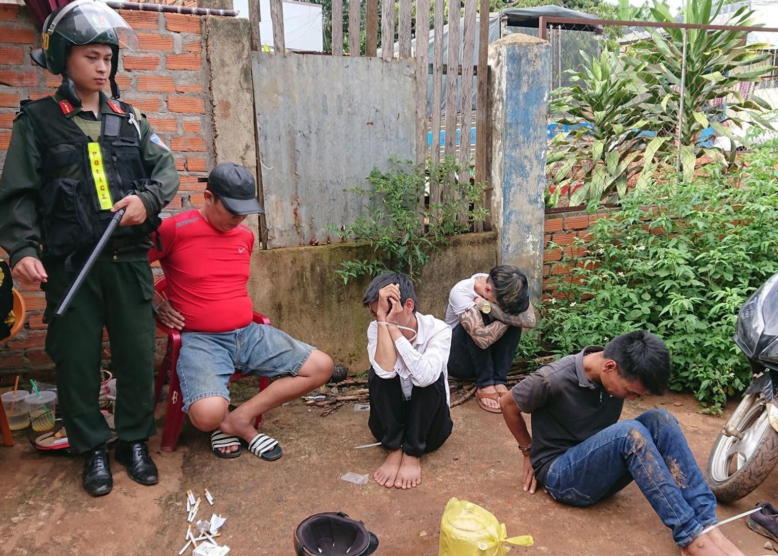 Phá đường dây bán ma túy ảnh 1 Pha duong day ban ma tuy anh 1