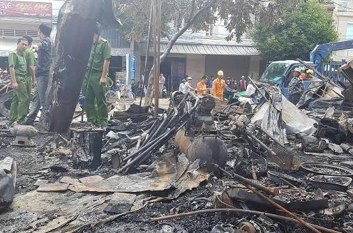 Lua thieu rui 12 ki ot luc rang sang hinh anh