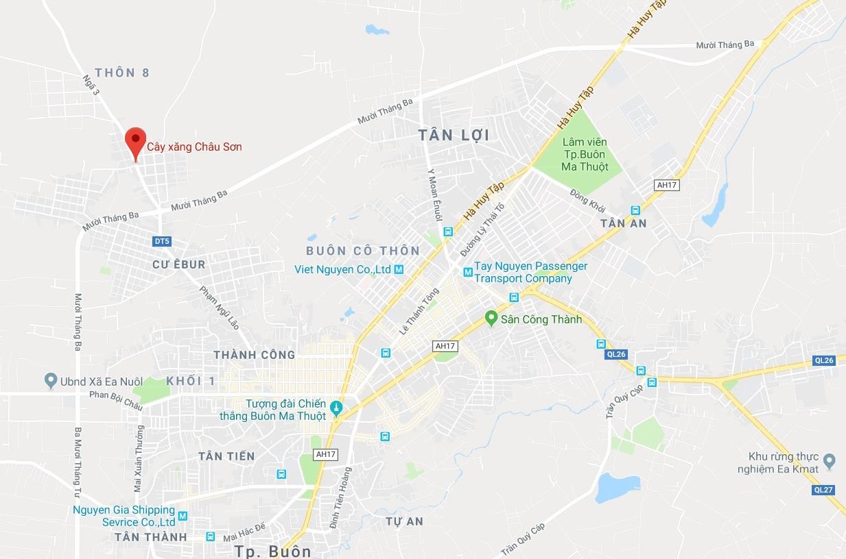 Ôtô tải tông sập trạm biến thế ảnh 2 Oto tai tong sap tram bien the anh 2