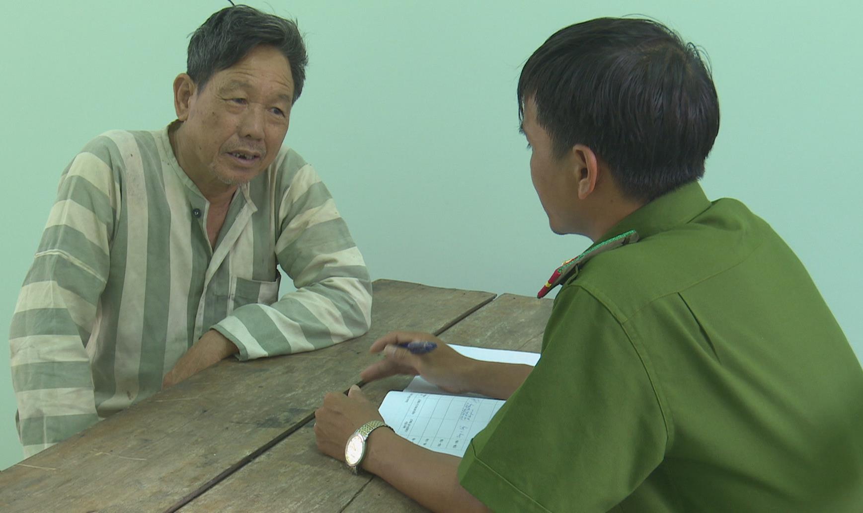 Chu quan karaoke chua mai dam anh 1