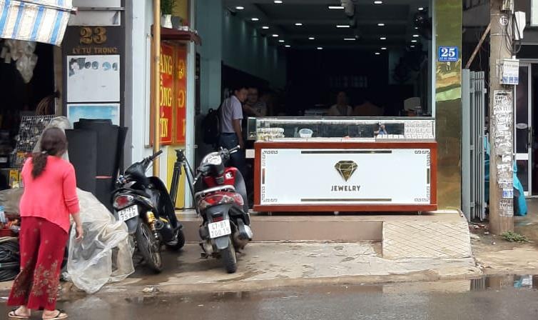 Tiem vang bi cuop anh 1