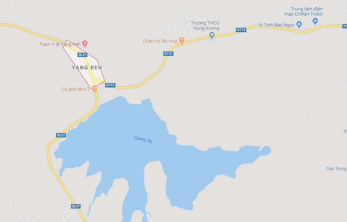 Nguoi phu nu bi xe khach tong anh 2