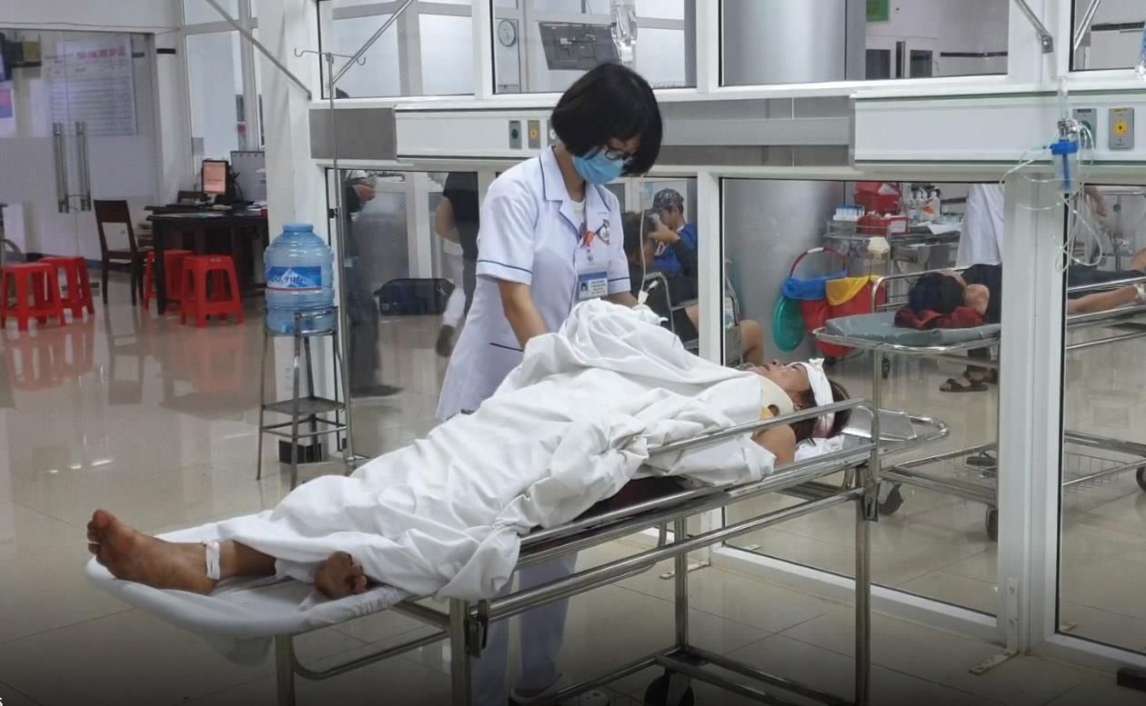 Xe khách gây tai nạn ảnh 2 Xe khach gay tai nan anh 2