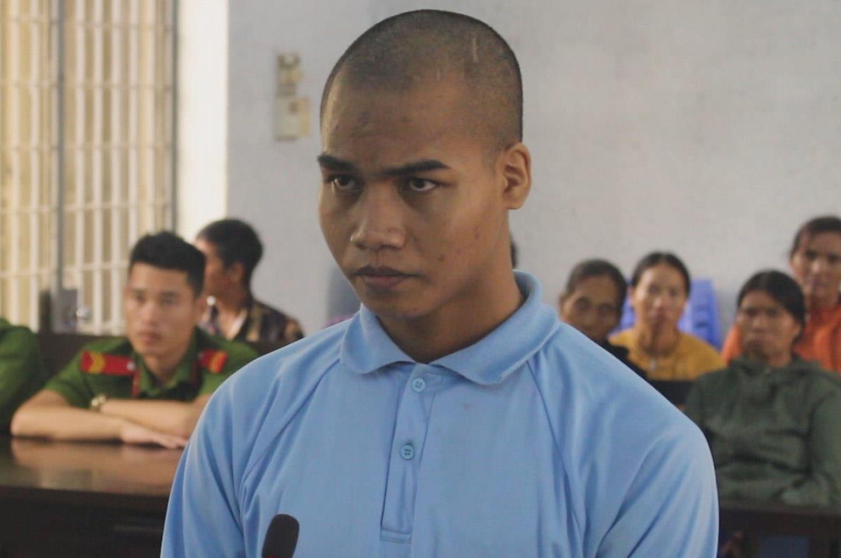 Con trai dung day lung siet co me tu vong linh 20 nam tu hinh anh