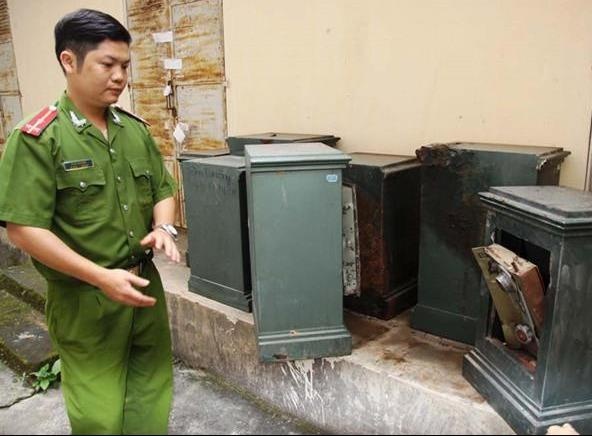 Ke toan ngat xiu khi biet ket sat co quan bi trom cay pha hinh anh