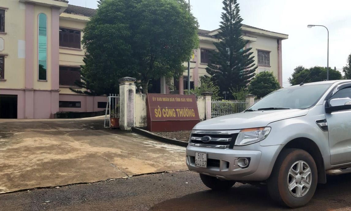 Xăng giả bán tràn lan ảnh 1 Xang gia ban tran lan anh 1