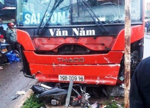 Buoi sang dinh menh cua 4 nan nhan bi xe khach tong chet hinh anh