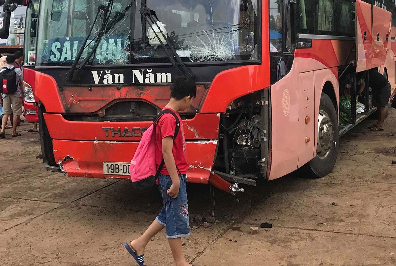 Xe khach mat du lieu giam sat hanh trinh truoc khi tong chet 4 nguoi hinh anh