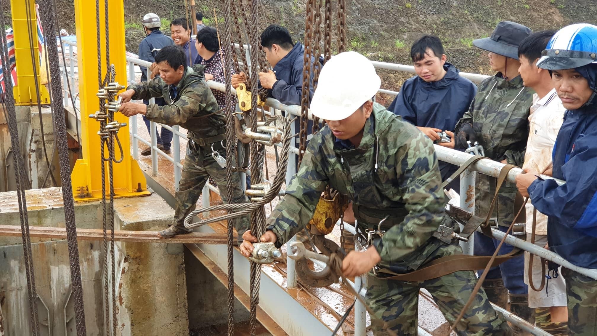 Pho thu tuong yeu cau xu ly gap su co gay nguy co vo thuy dien Dak Kar hinh anh