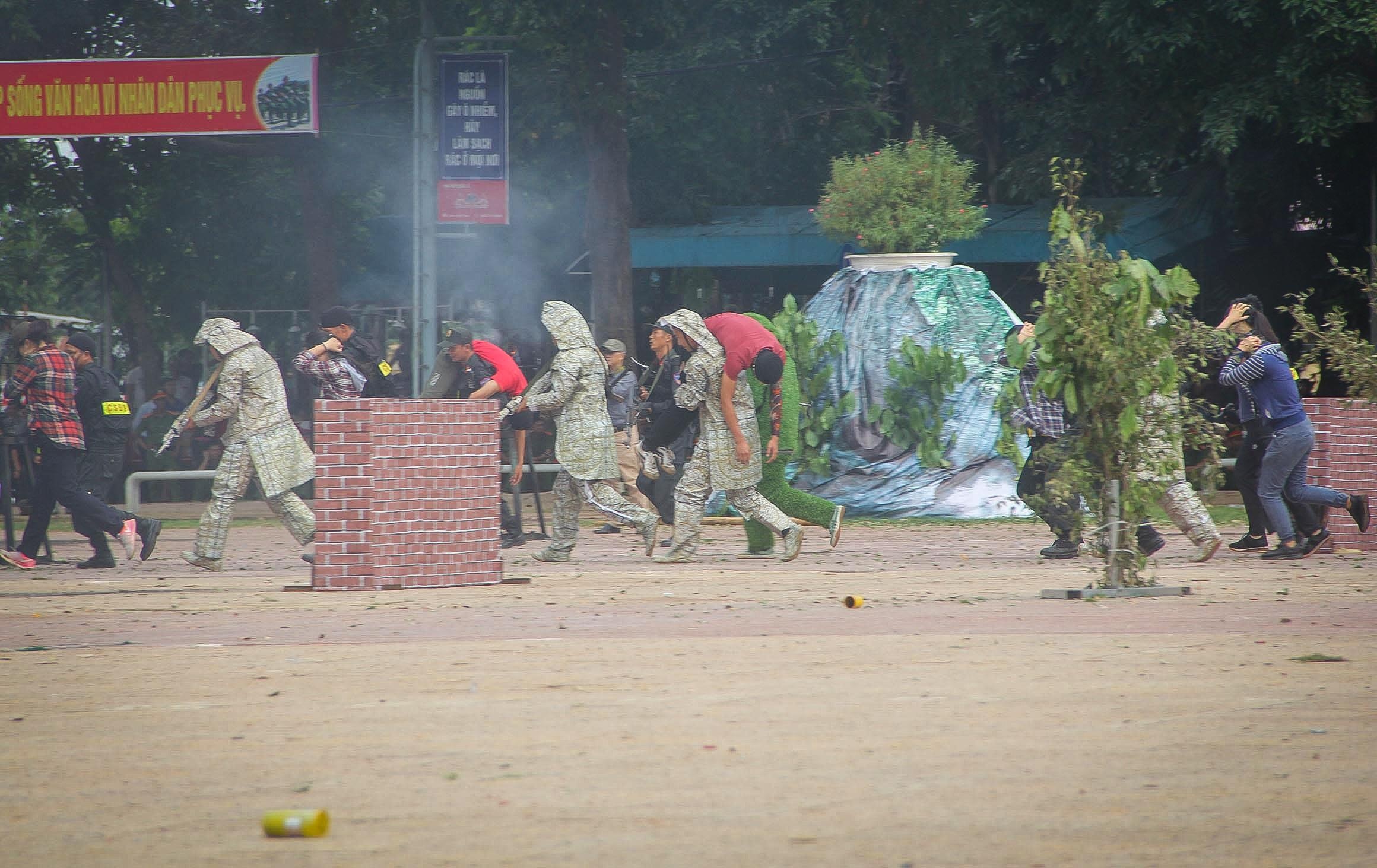 Dien tap chong khung bo o dak lak anh 9