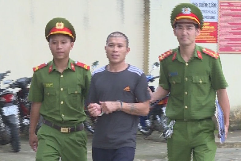 Thanh niên đi cướp tài sản ảnh 1 Thanh nien di cuop tai san anh 1