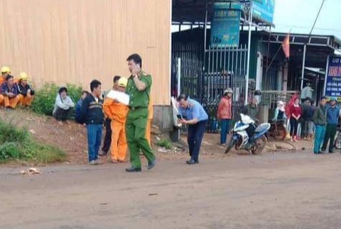 Truy tim xe tai lam dut cap khien 2 hoc sinh bi dien giat chet hinh anh