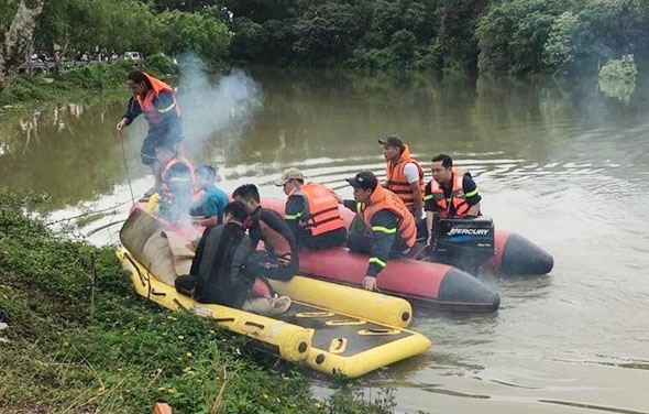 Hai hoc sinh lop 11 tu vong duoi ho nuoc nghi tu tu vi tinh hinh anh