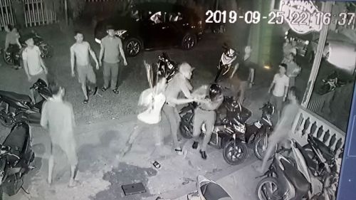 Chém công an ảnh 1 Chem cong an anh 1