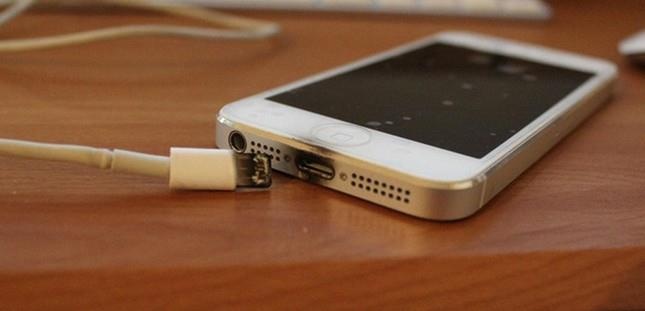 Nhan chung ke thoi diem phat hien thanh nien tu vong do iPhone phat no hinh anh