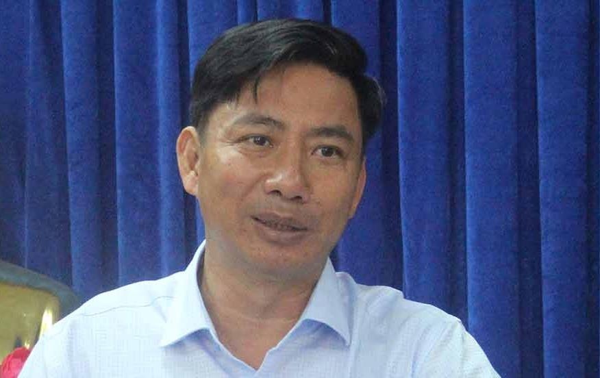 Nu truong phong dung bang cua chi de thang tien xin nghi viec hinh anh