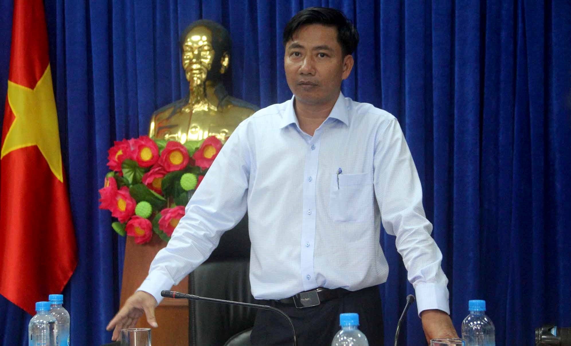 Nữ trưởng phòng dùng bằng giả ảnh 1 Nu truong phong dung bang gia anh 1