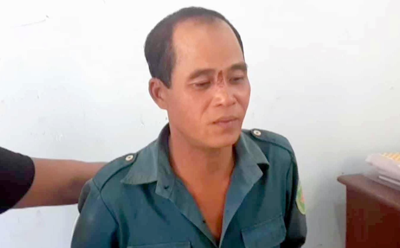 Doat mang hang xom vi bi nem da len mai nha hinh anh
