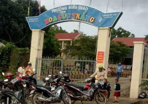 Kiem diem ban giam hieu truong mau giao thu tien sai quy dinh hinh anh