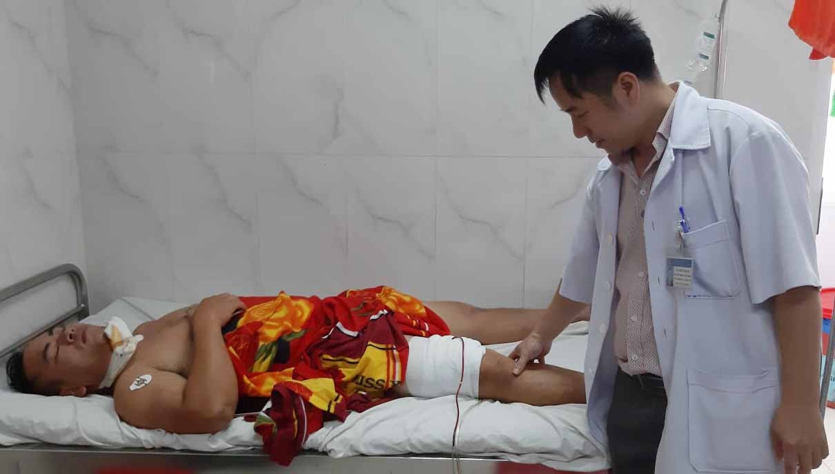 Bị bắn khi uống cà phê ảnh 1 Bi ban khi uong ca phe anh 1