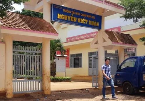 Khen giao vien to lam thu, phat hieu truong 19 trieu dong hinh anh