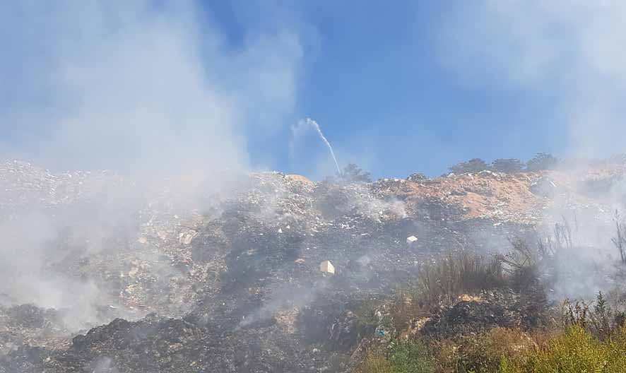 Bai rac Cam Ly chay 4 ngay, Giam doc So TN&MT khang dinh khong co hinh anh