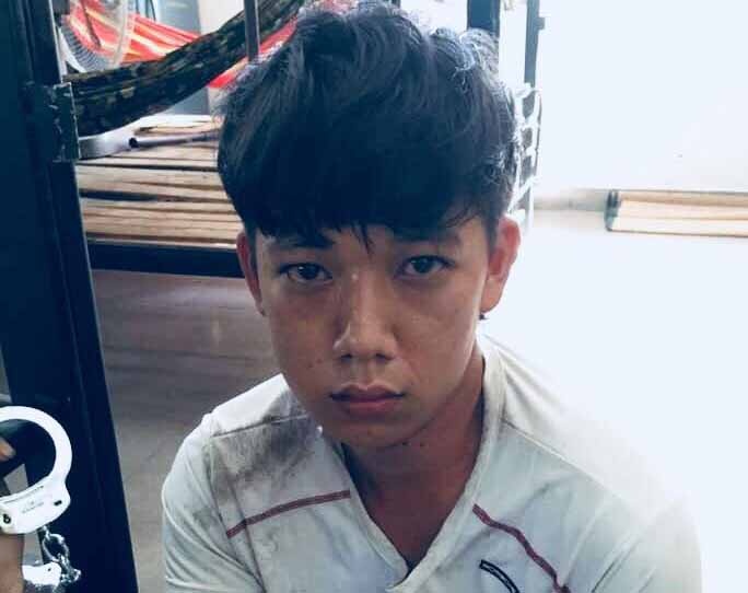 Hai thanh niên đi cướp ảnh 1 Hai thanh nien di cuop anh 1
