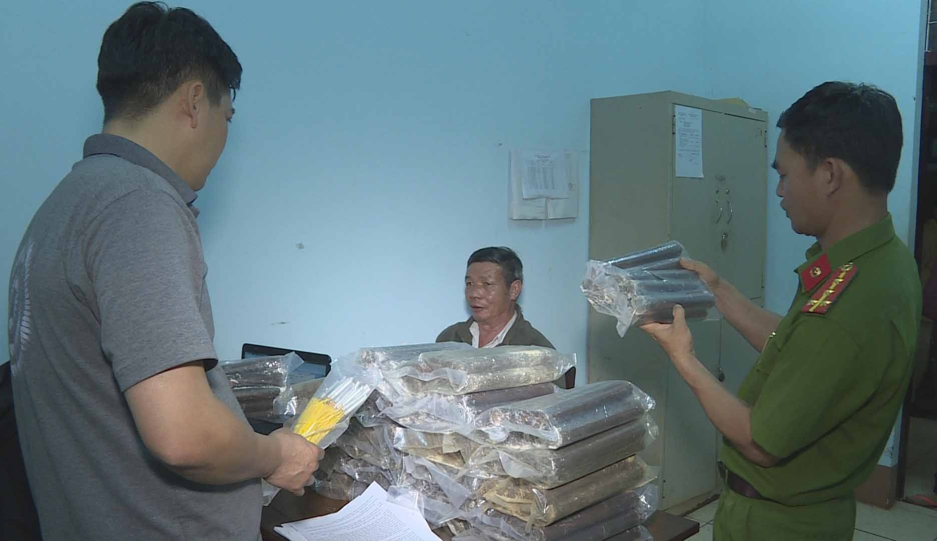 Mua thuoc no ban kiem loi anh 1