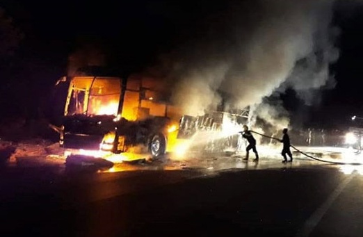 Xe khach chay rui anh 1