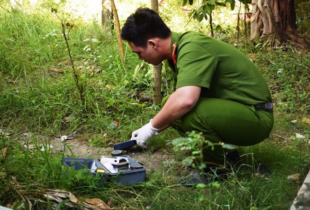 Phat hien thi the thanh nien trong vuon chuoi ngay 29 Tet hinh anh