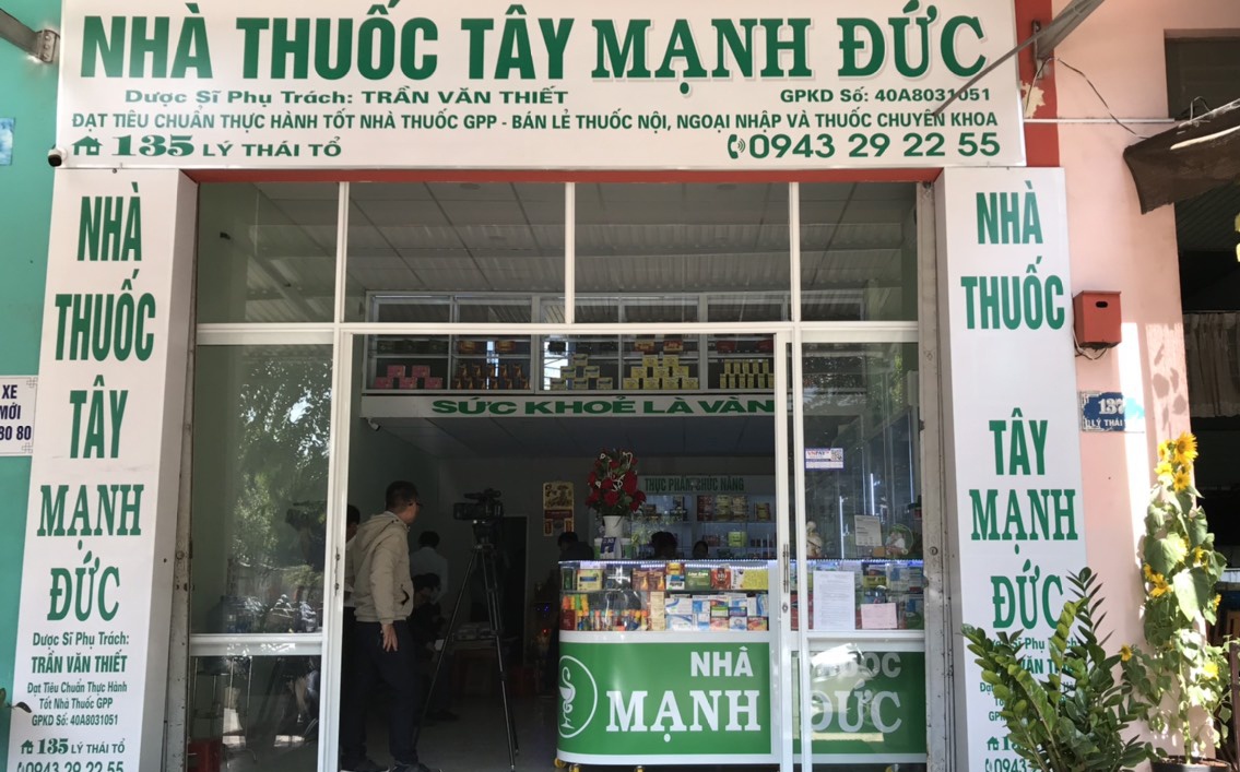Nha thuoc gam khau trang bi phat 20 trieu hinh anh
